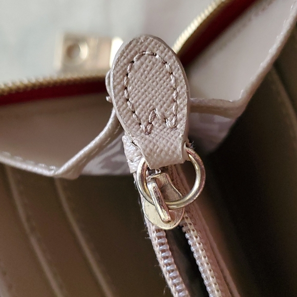 Authentic DKNY zippy wallet - Picture 11 of 12